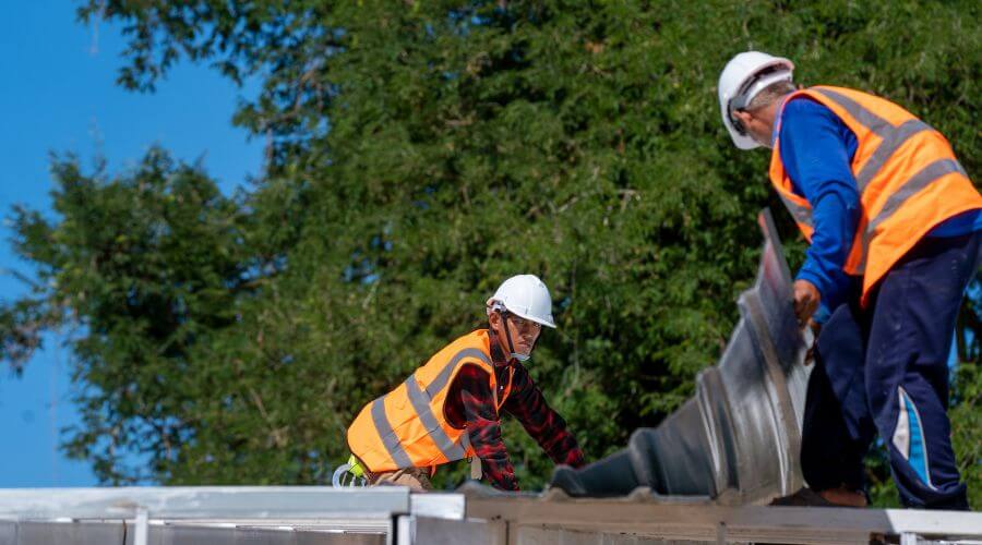 Expert Emergency Roof Repairs services in Halstad, MN